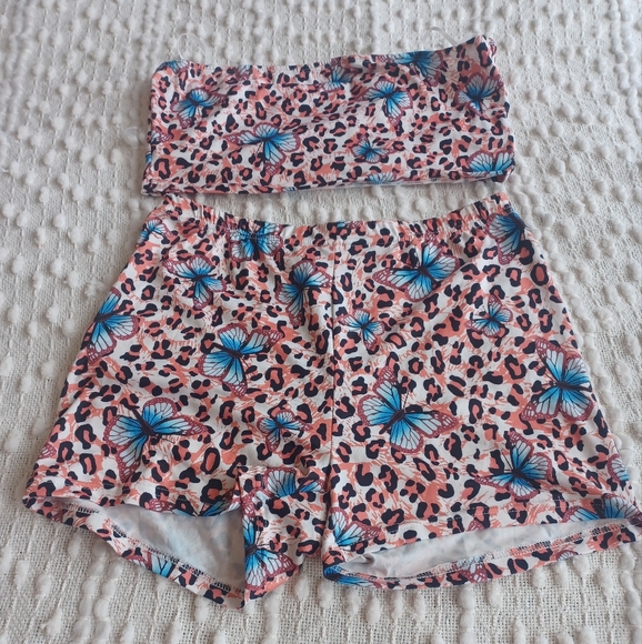 Shein Leopard & Butterfly Print Crop Tube Top & Biker Shorts - Picture 2 of 6